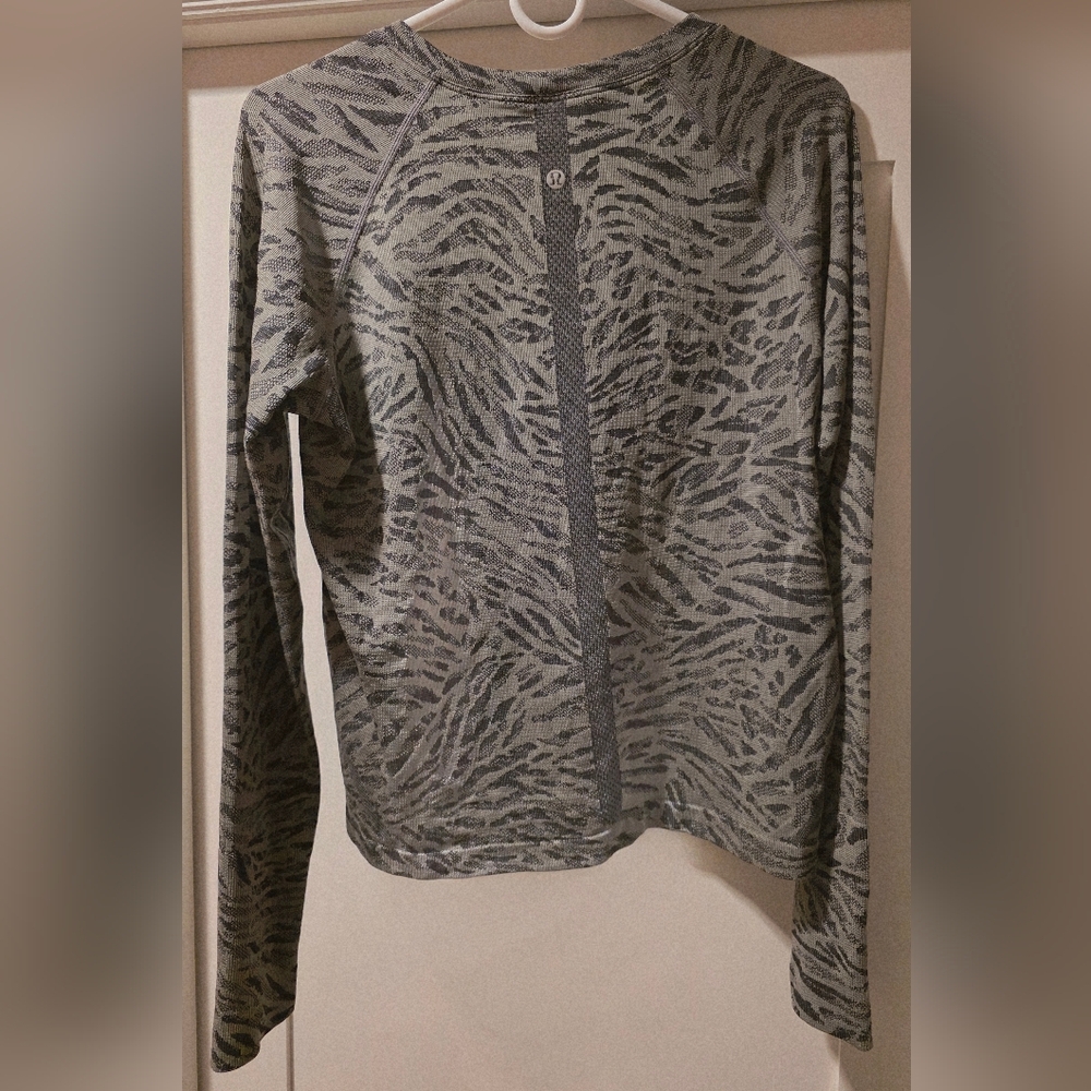 Lululemon Swiftly Tech Long Sleeved Top - Picture 2 of 4